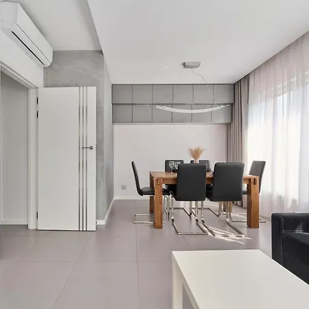 Stylish Kosciuszki Near The Market Square With Free Garage By Renters Apartment *