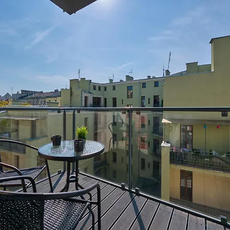 Stylish Kosciuszki Near The Market Square With Free Garage By Renters Apartment