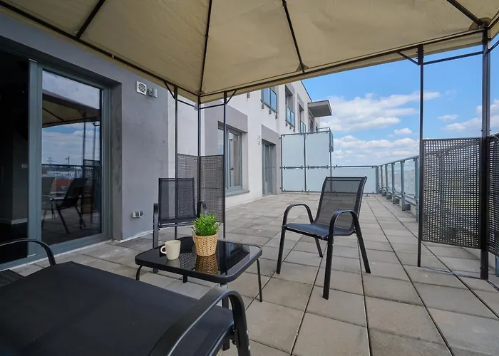 Stylish Kosciuszki Near The Market Square With Free Garage By Renters Wrocław